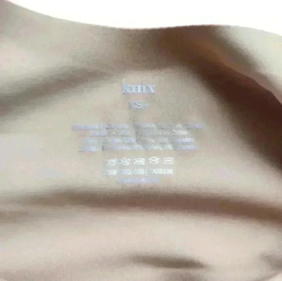 Knix Luxelift Pullover Bra Women's size Extra Small+ Wireless Dune Nude Seamless - Picture 9 of 10